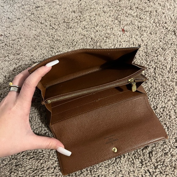 Authentic louis vuittion Sarah Wallet - Picture 4 of 8